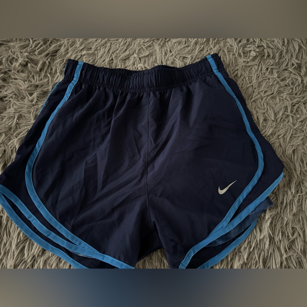 Nike - sports- Short- Basically New - Blue